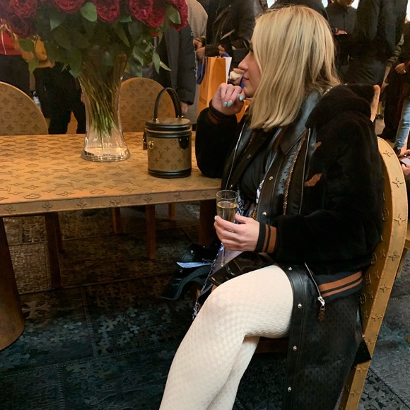 Meet Your Posher Amber! - Picture 12 of 14